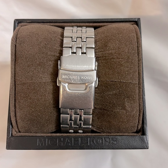 Michael Kors watch - Picture 3 of 3